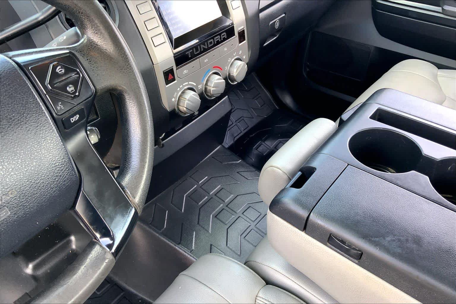 Used 2014 Radiant Red Toyota SR image 16