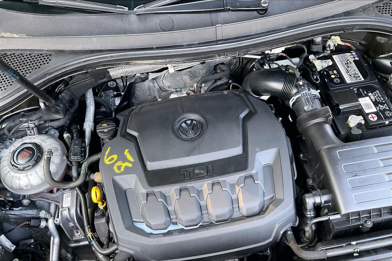 Used 2021 Platinum Gray Metallic Volkswagen SE image 30