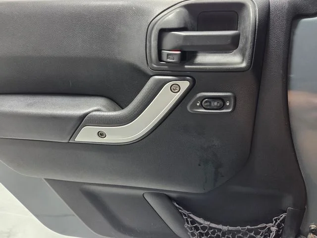 Used 2014 Gray Jeep Unlimited Rubicon image 25