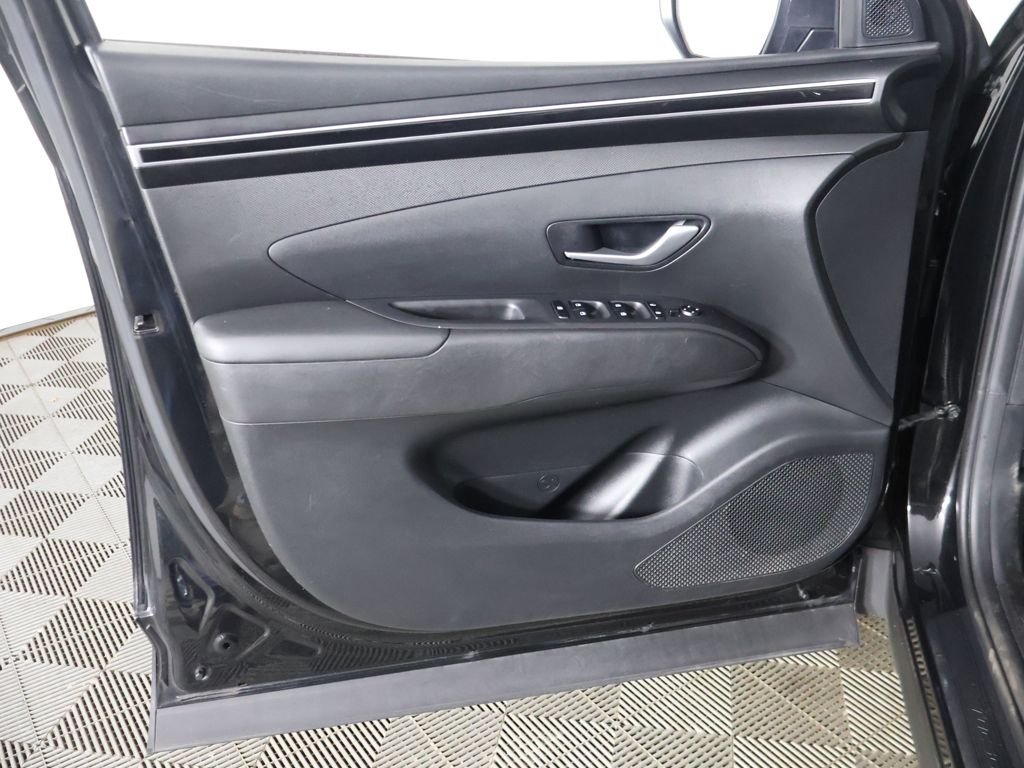 Used 2023 Black Hyundai SEL image 22
