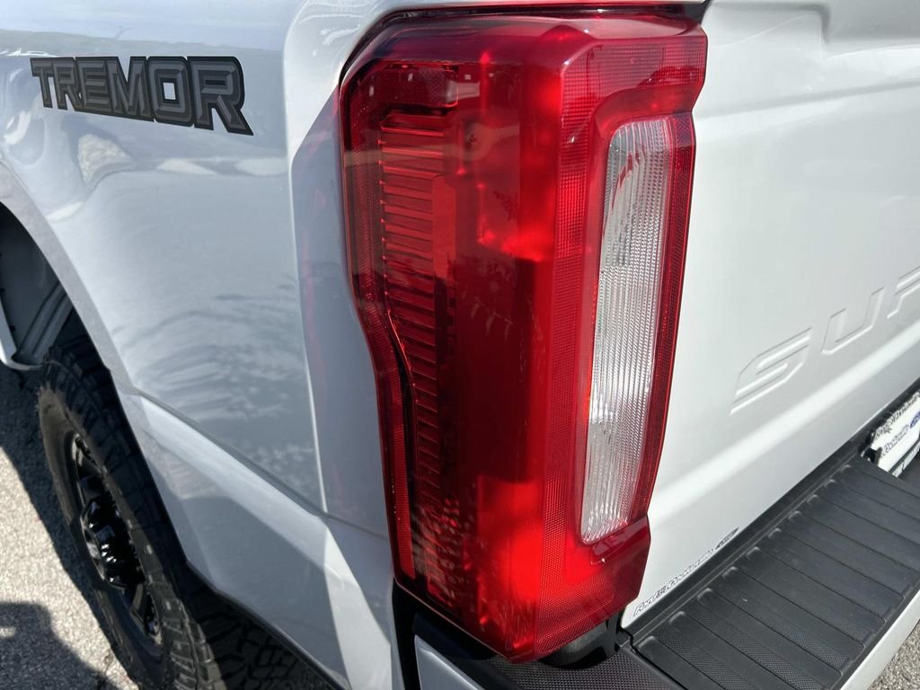 New 2027 Oxford White Ford F-250® XL image 10