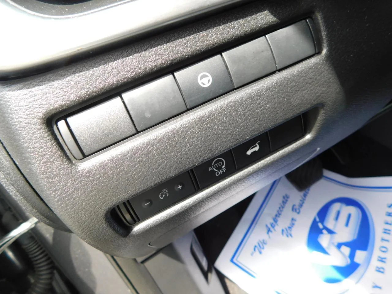 Used 2025 Gun Metallic Nissan AWD SV image 31