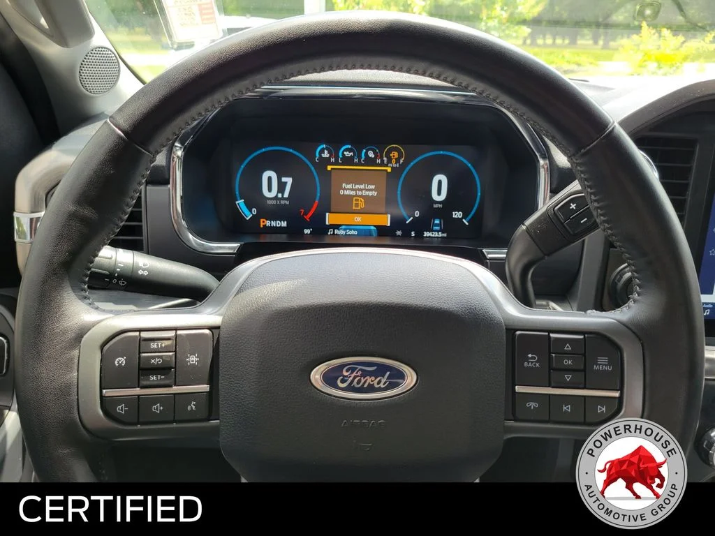 Used 2022 White Ford Lariat image 33