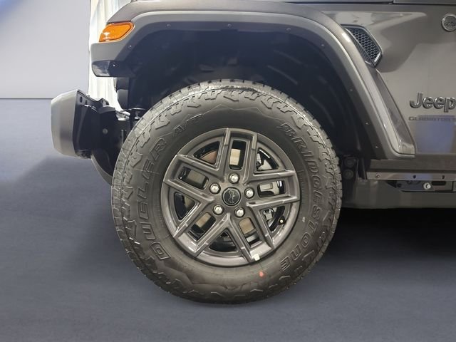 New 2026 Granite Crystal Metallic Clearcoat Jeep Sport S image 14