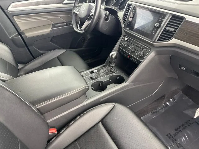 Used 2021  Volkswagen 3.6L V6 SE w/Technology image 21