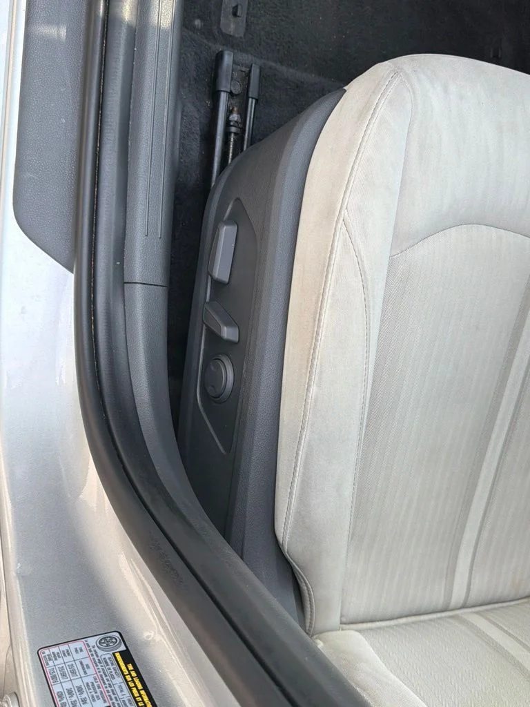 Used 2025 Silver Hyundai SEL image 15