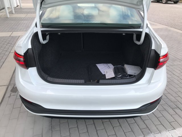 2026 Volkswagen Jetta SE - Photo 25