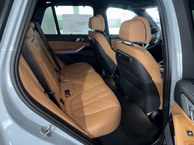 New 2026 Brooklyn Grey Metallic BMW sDrive40i image 11