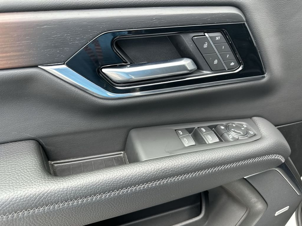 2025 GMC Yukon XL Denali - Photo 23