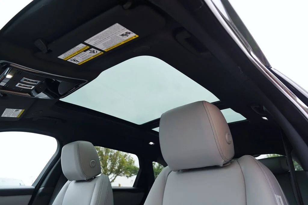 New 2026 Santorini Black Land Rover Belgravia Edition image 13
