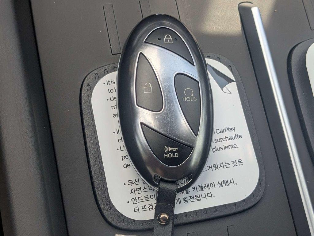 New 2027 White Hyundai SEL AWD image 29
