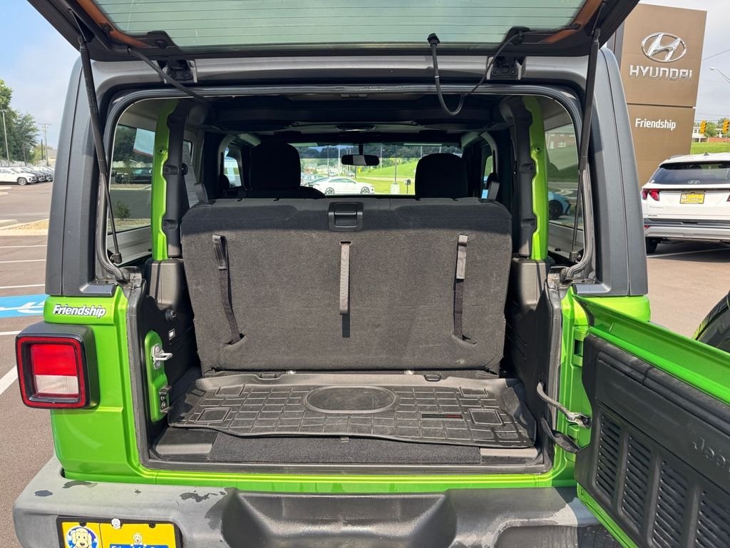 Used 2018 Green Jeep Sport S image 15