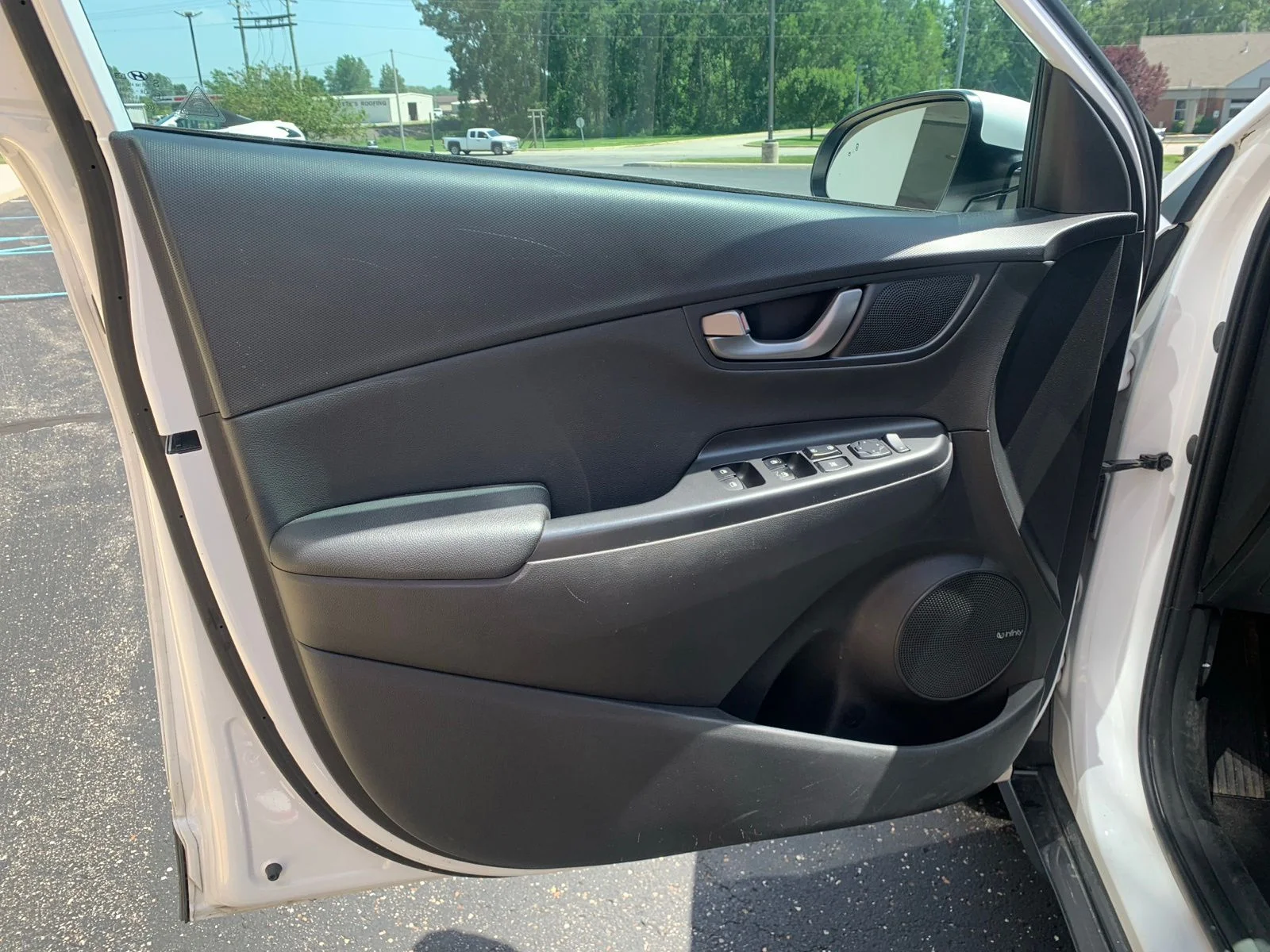 Used 2021 White Hyundai Ultimate image 8