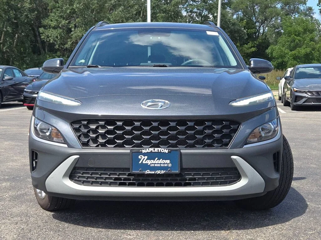 Used 2022 Gray Hyundai SEL image 2