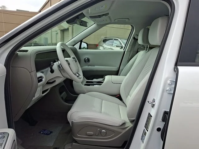 New 2026 White Hyundai SEL image 10
