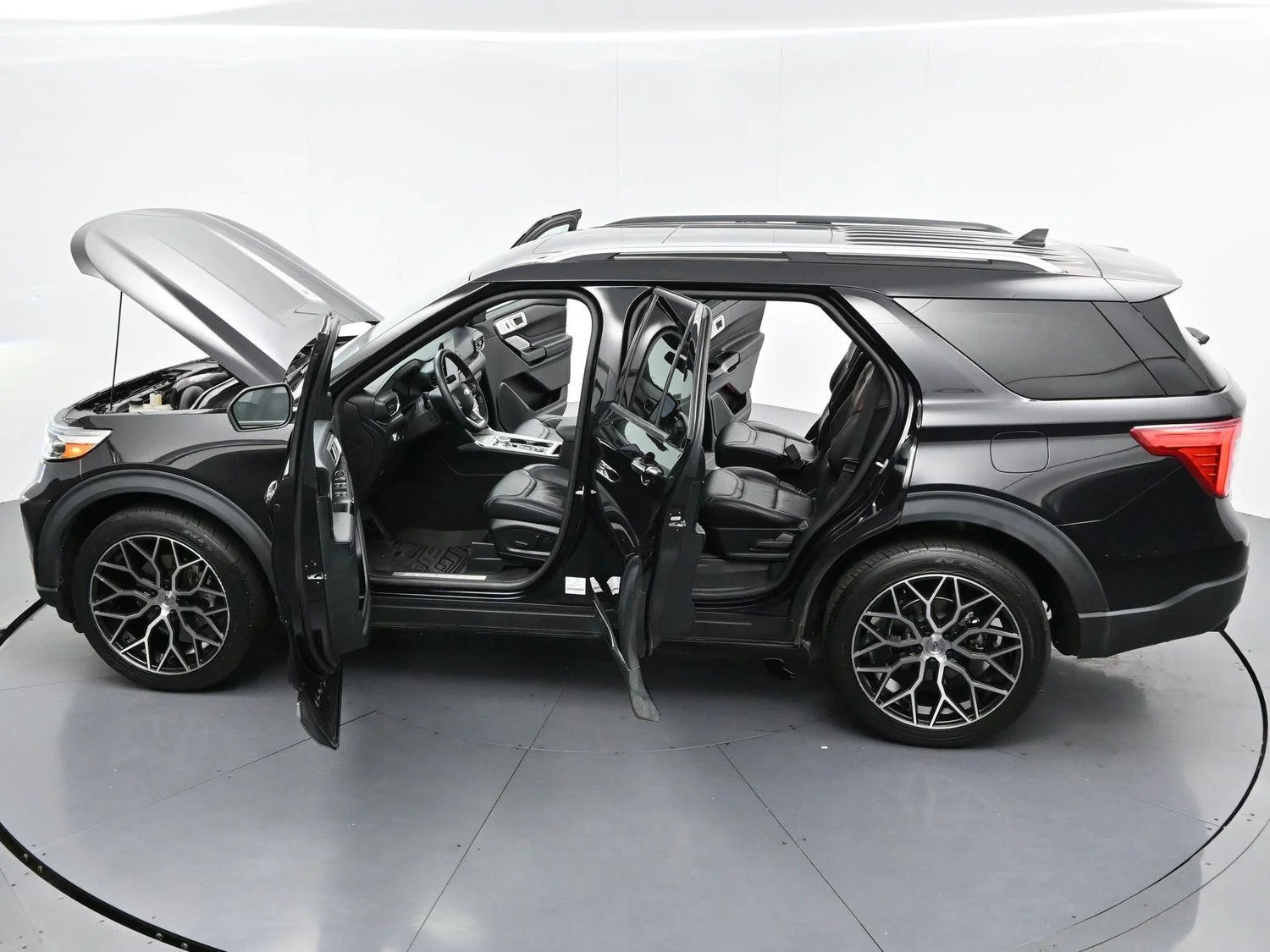 Used 2022 Agate Black Ford Platinum image 41