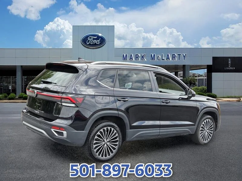 Used 2025 BLACK Volkswagen SE FWD image 5