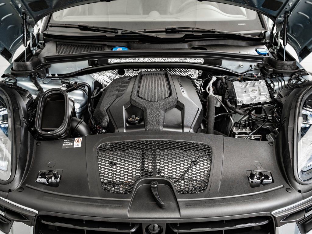 Used 2025 Dolomite Silver Metallic Porsche  image 46
