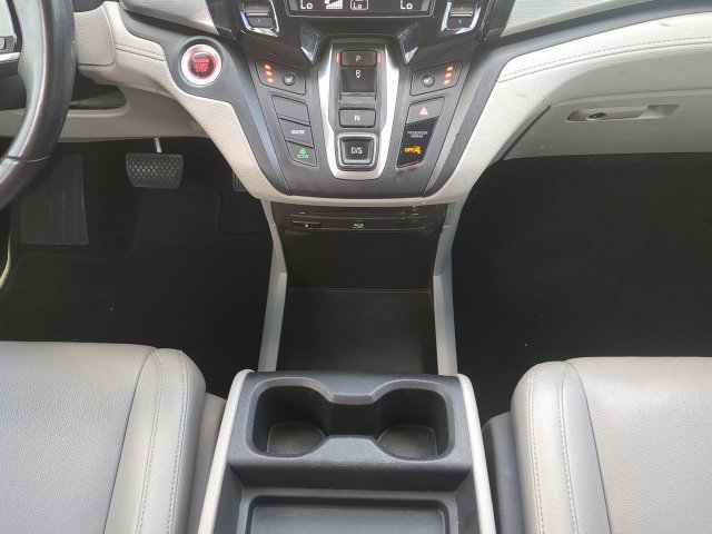 Used 2018 Silver Honda EX-L image 22