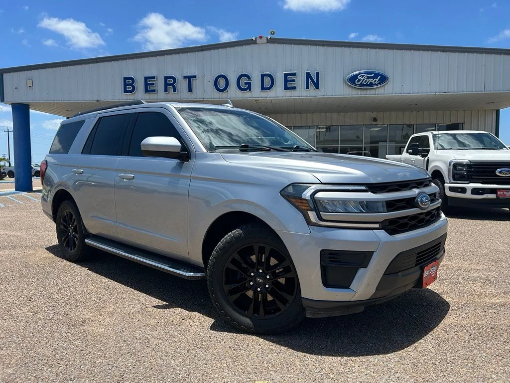 Used 2023 Silver Ford XLT image 1
