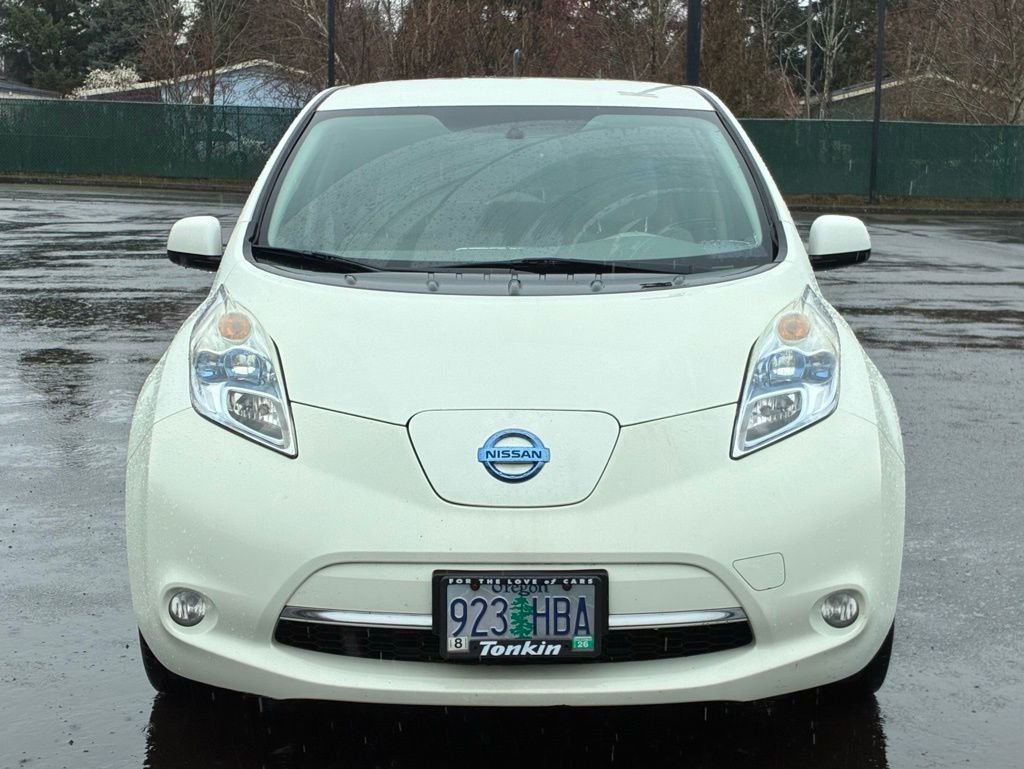 Used 2011 Nissan LEAF SL with VIN JN1AZ0CP5BT005220 for sale in Gresham, OR