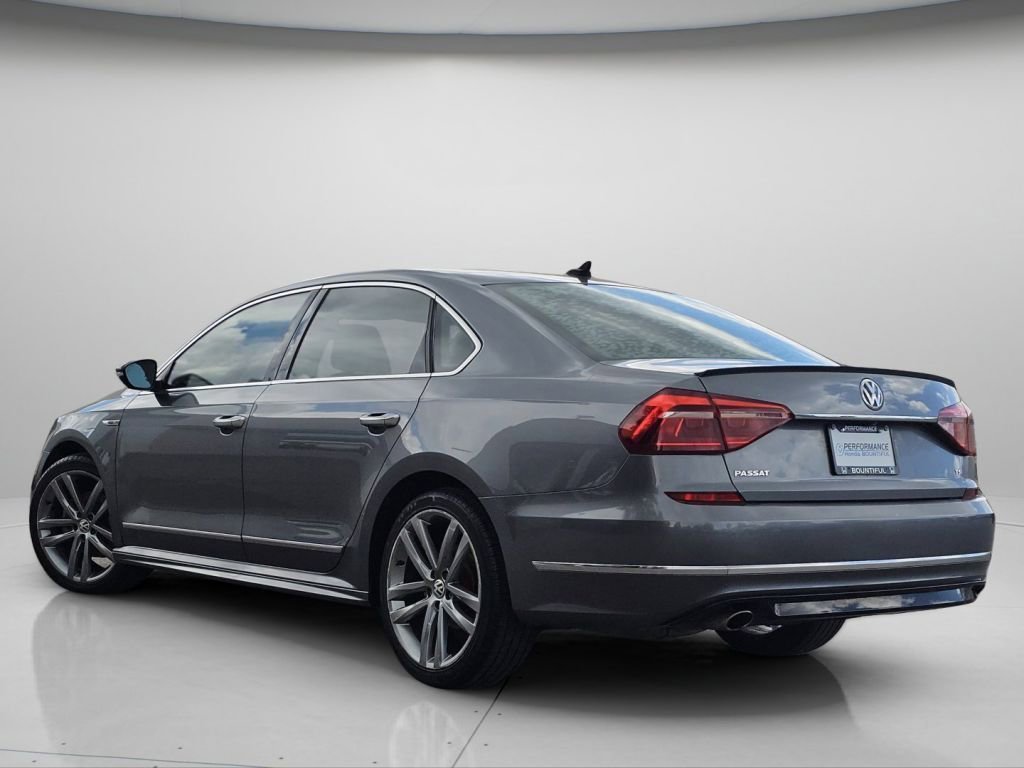 Used 2017 Platinum Gray Metallic Volkswagen R-Line w/Comfort Pkg image 22