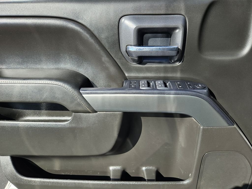 Used 2018 Silver Chevrolet LT image 22