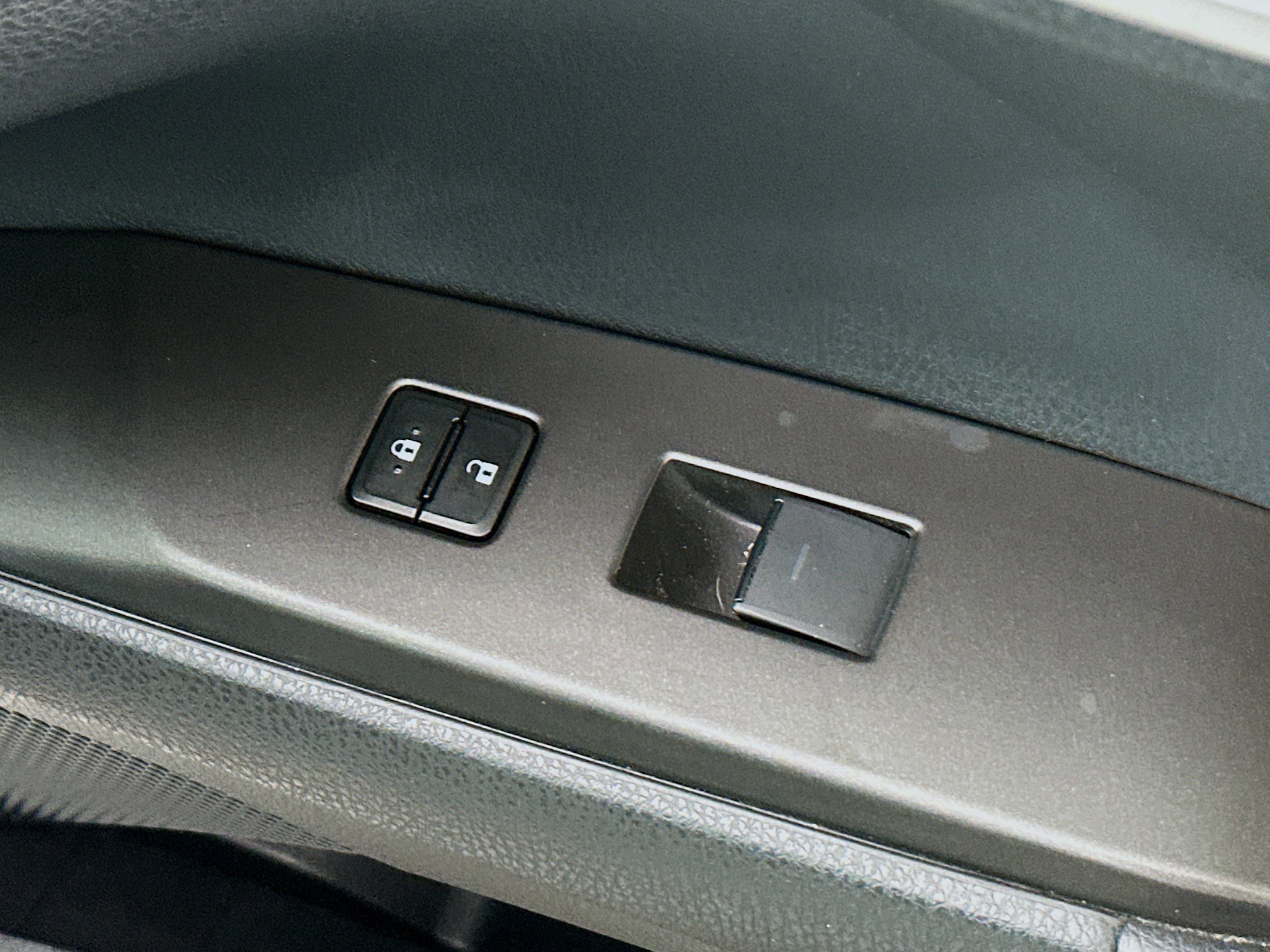 Used 2023 Ice Toyota SE image 27