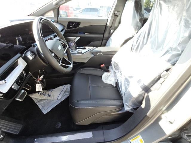 Used 2027 Silver Cadillac Luxury image 11
