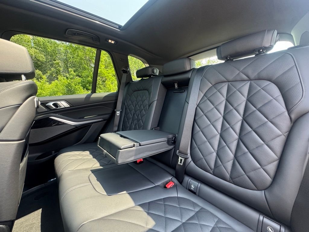 Used 2026 Brooklyn Grey Metallic BMW xDrive40i image 19