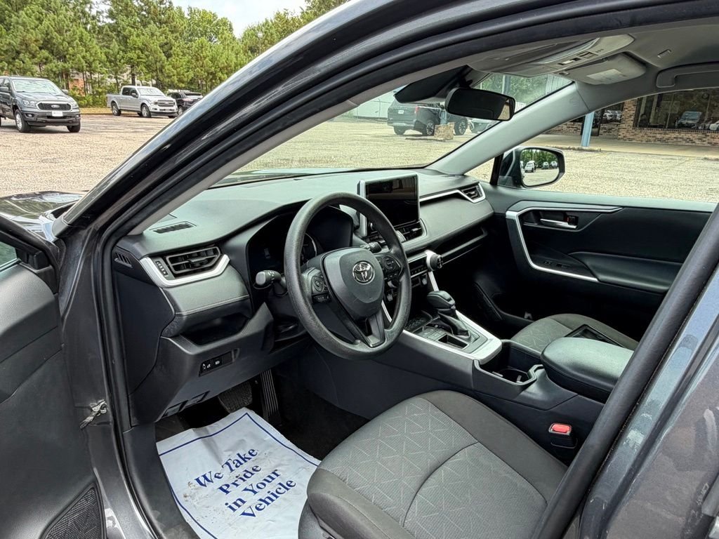 Used 2025 Gray Toyota XLE image 4