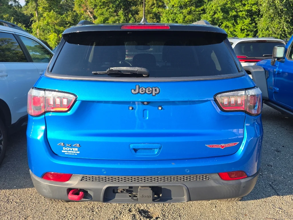 Used 2018 Laser Blue Pearl Coat Jeep Trailhawk image 4
