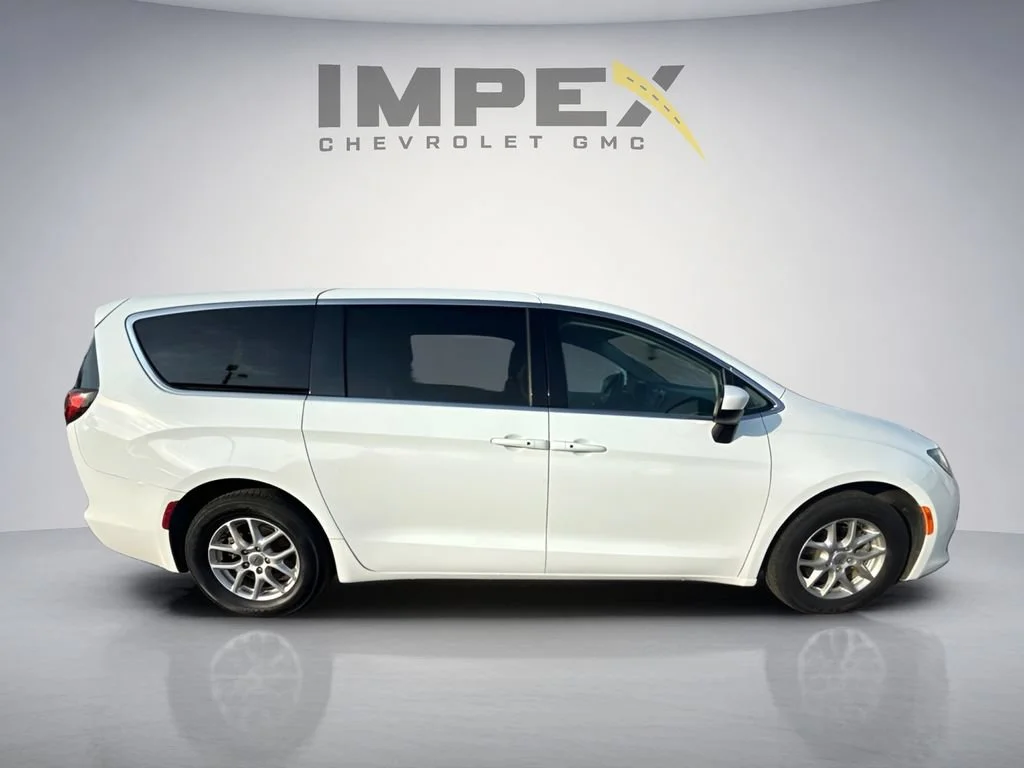 Used 2023 White Chrysler LX image 6
