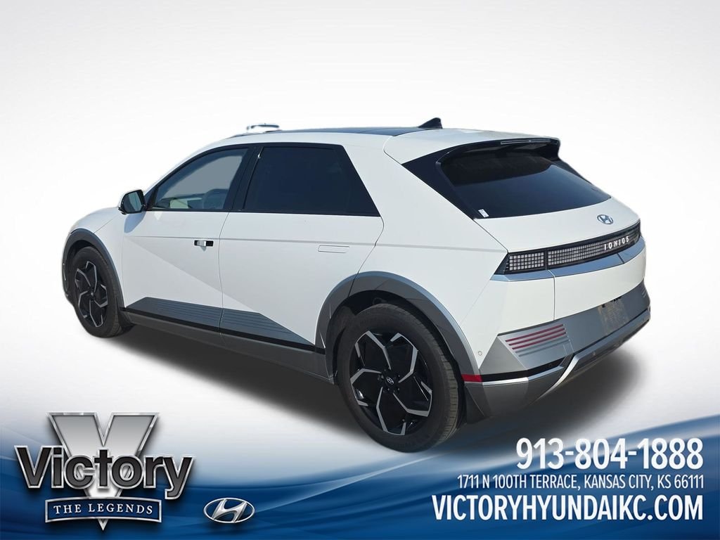 Used 2023 White Hyundai Limited image 3