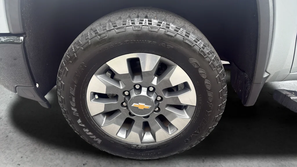 Used 2024 Gray Chevrolet Custom image 24