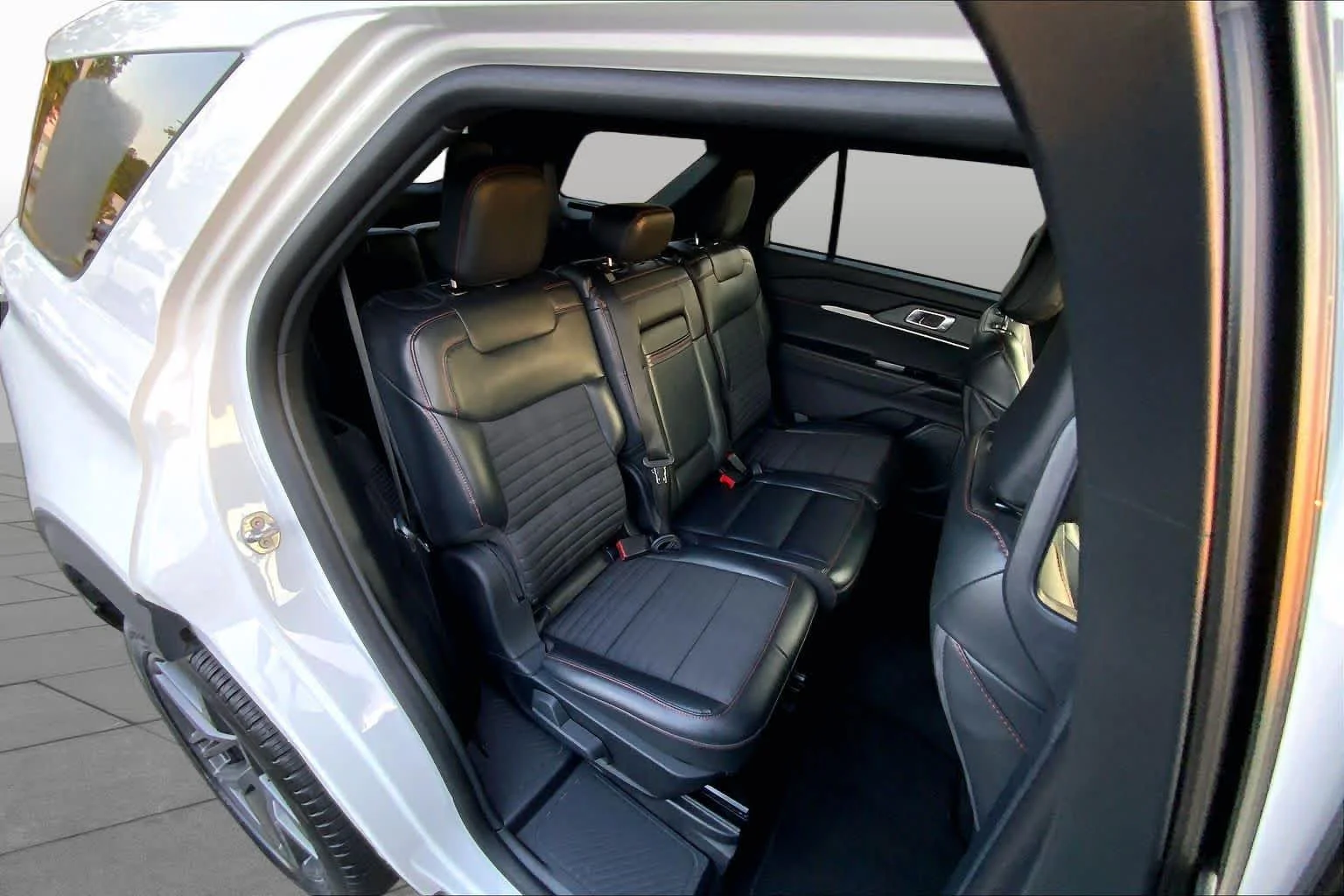 Used 2025 Star White Metallic Tri-Coat Ford ST-Line image 16