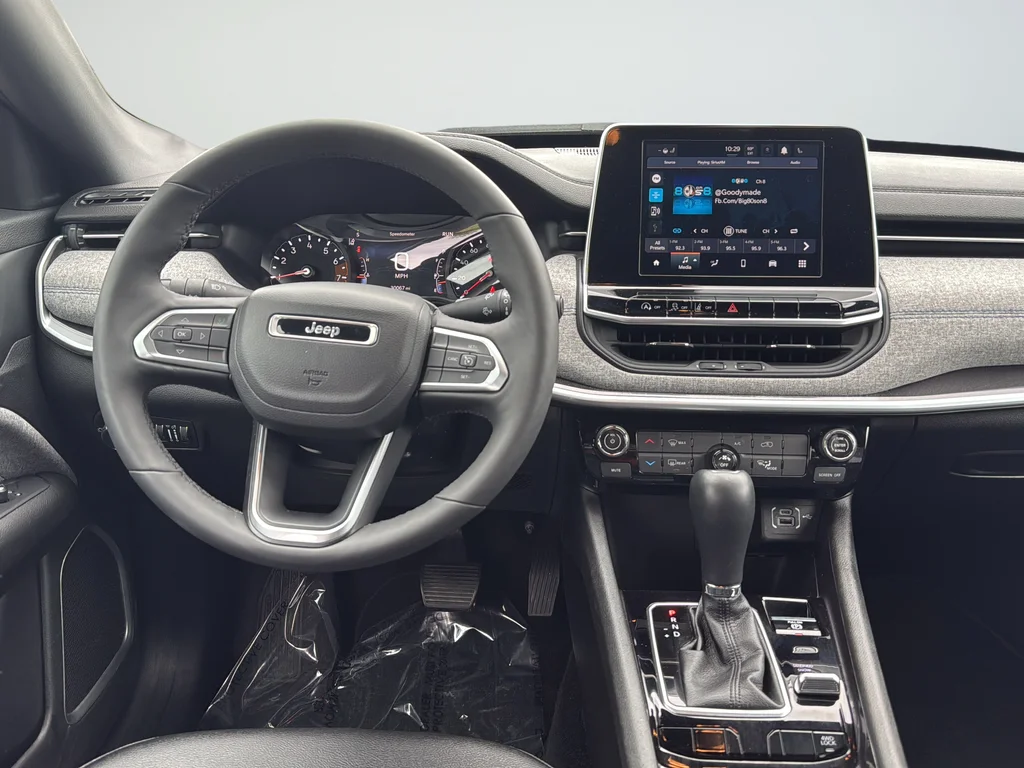 Used 2025 Black Jeep Latitude image 12