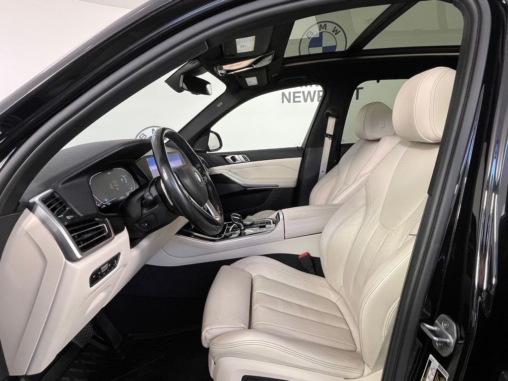 Used 2019 Black BMW xDrive40i image 20