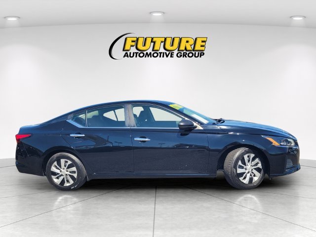 Used 2024 Black Nissan 2.5 S image 3