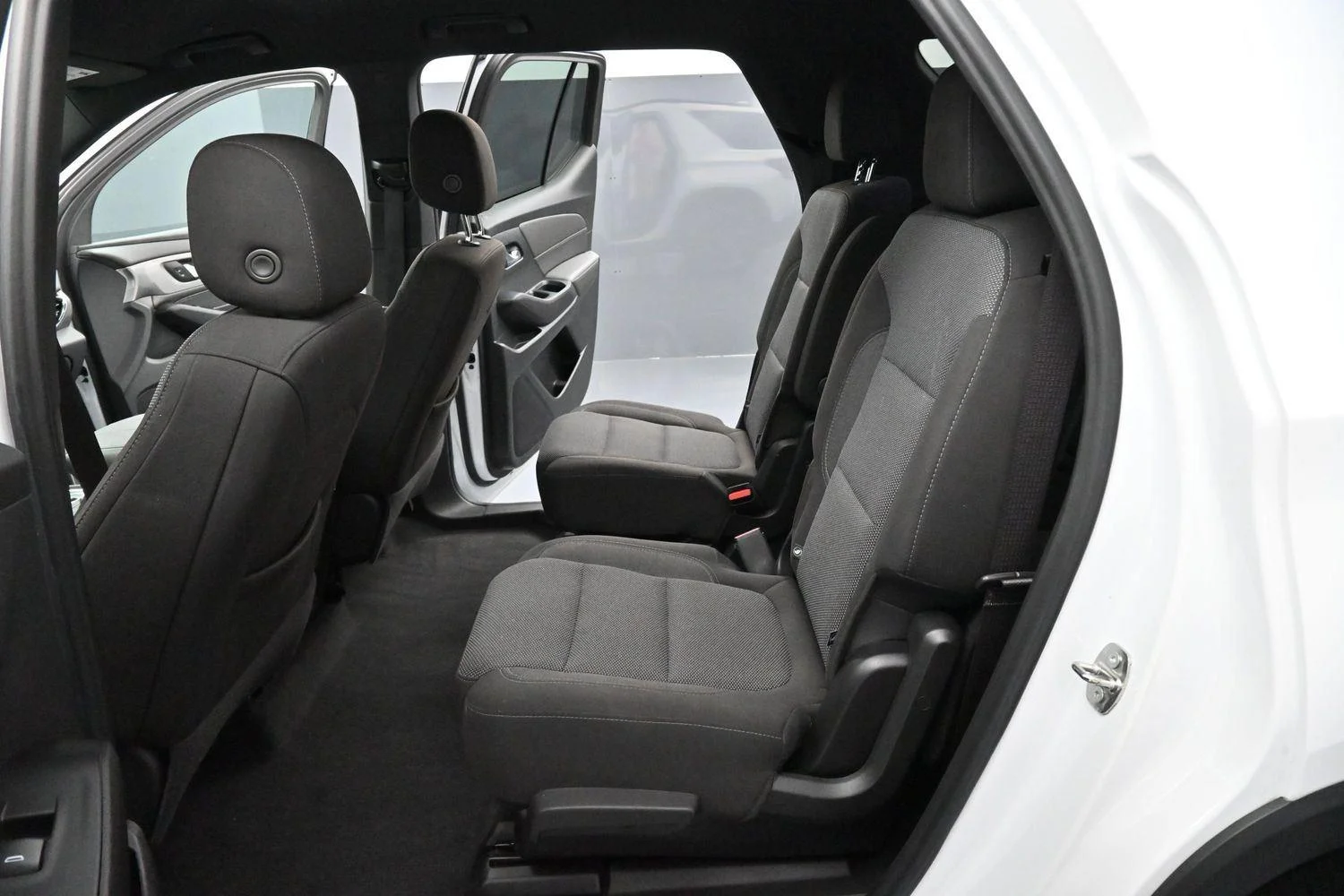 Used 2023 Summit White Chevrolet LT Cloth image 29