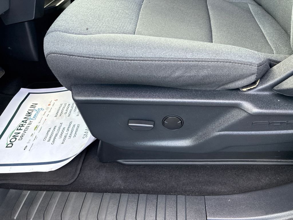 Used 2025 Silver Ford XLT image 12