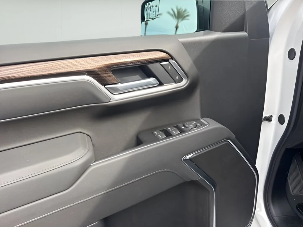 New 2026 Summit White Chevrolet LT image 10