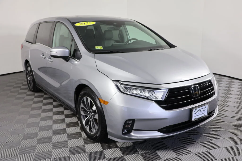 Used 2023 Lunar Silver Metallic Honda EX-L image 1