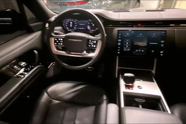 Used 2024 Gray Land Rover SV image 4