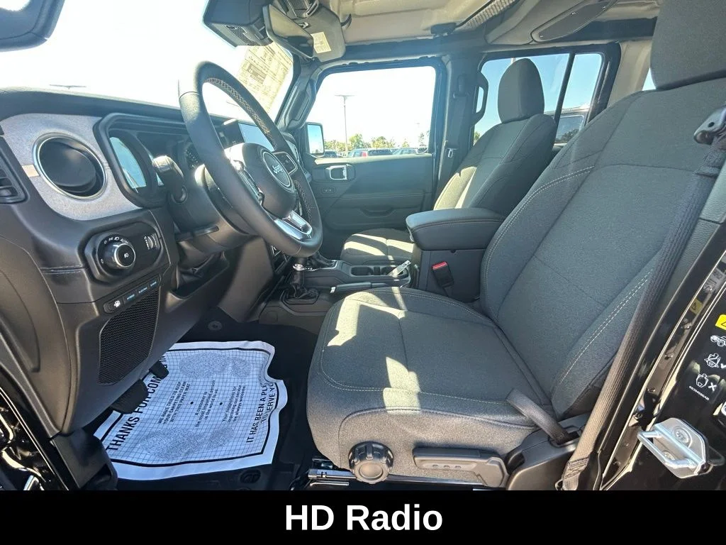 New 2025 Black Clear-Coat Exterior Paint Jeep Backcountry 4xe image 10