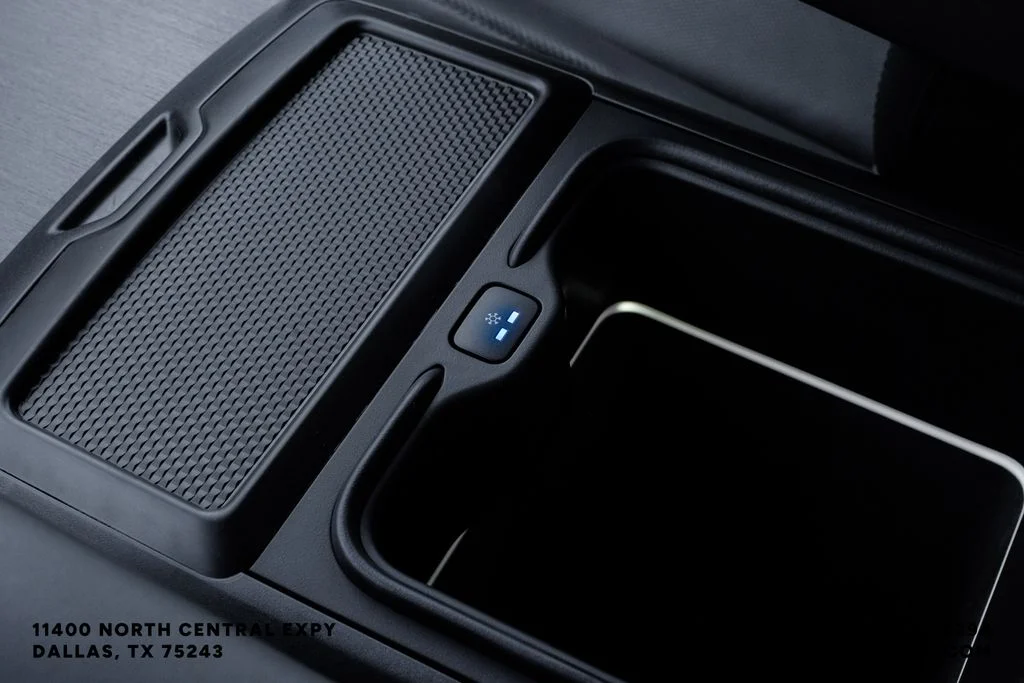 Used 2023 Black Land Rover Autobiography image 29