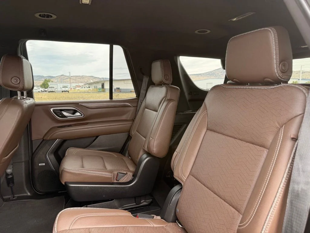 Used 2021 Pearl Chevrolet High Country image 17