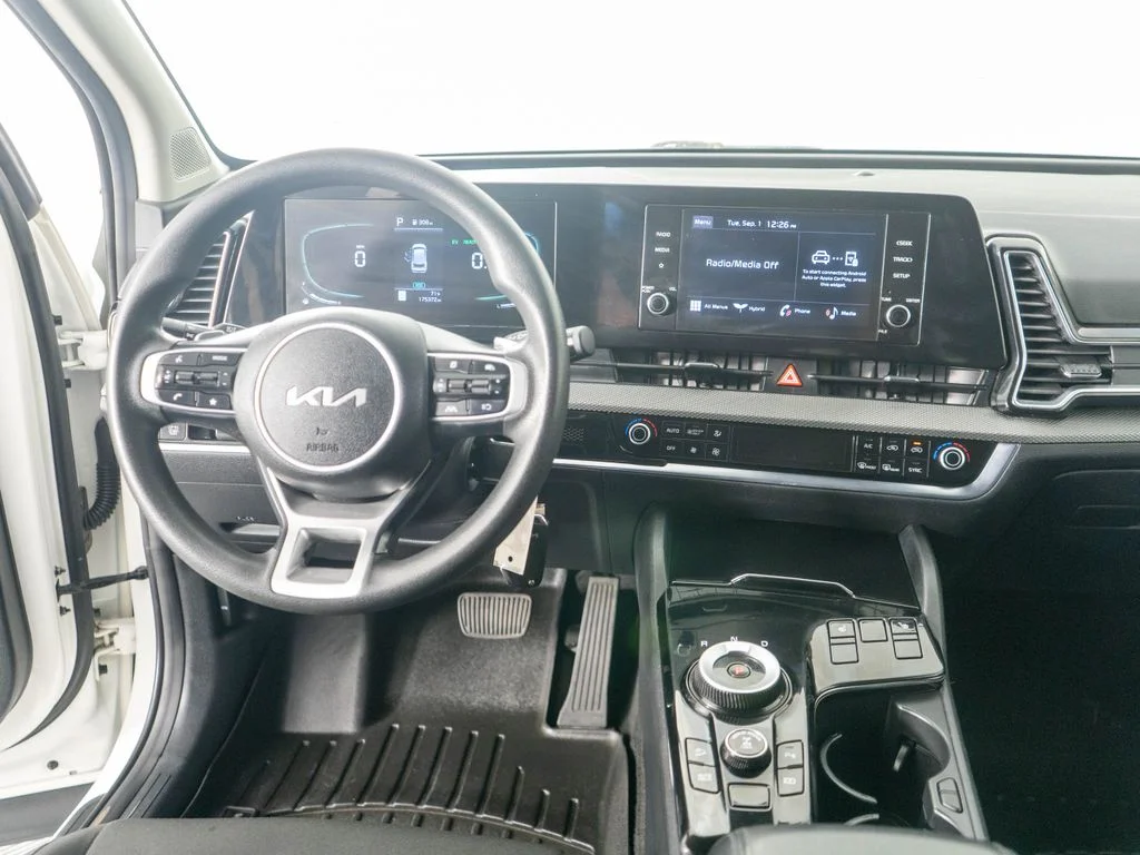 Used 2023 White Kia LX image 12