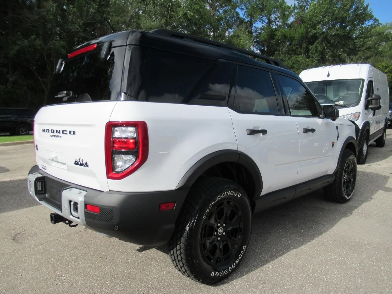 Used 2025 White Ford Badlands image 7