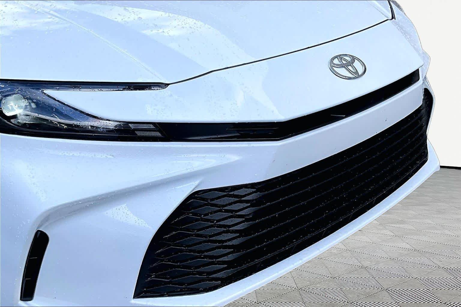 Used 2026 Ice Cap Toyota LE image 30